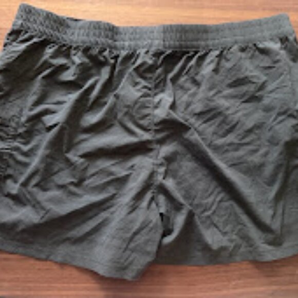 L.L. Bean Moisture Wicking Trail Shorts - Picture 3 of 4